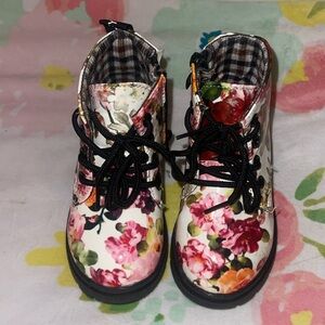Comfy kids floral combat boots toddler 8